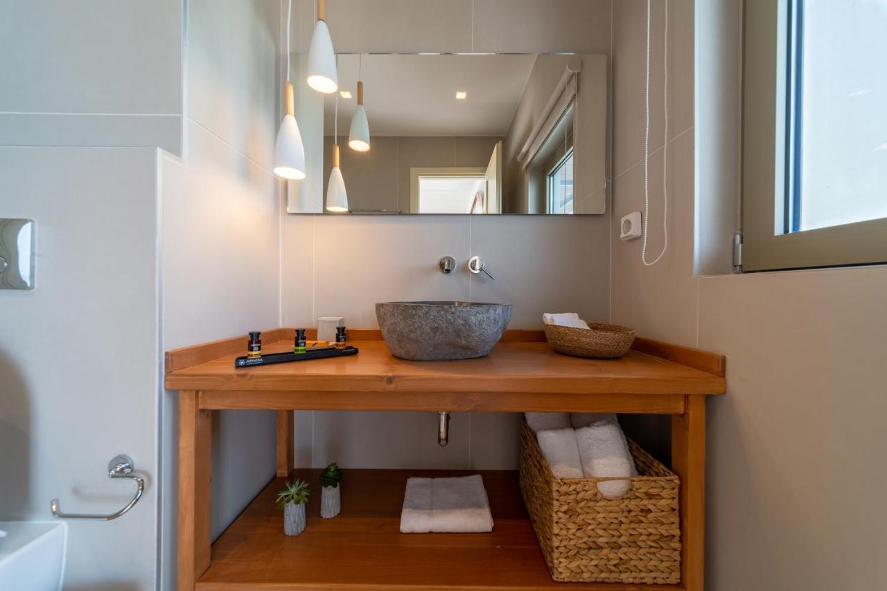 Thea Beachfront Suites In Lourdas Beach Лурдата Екстер'єр фото