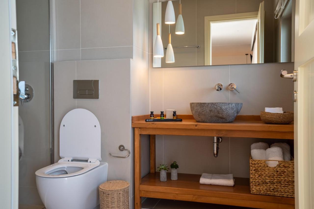 Thea Beachfront Suites In Lourdas Beach Лурдата Екстер'єр фото