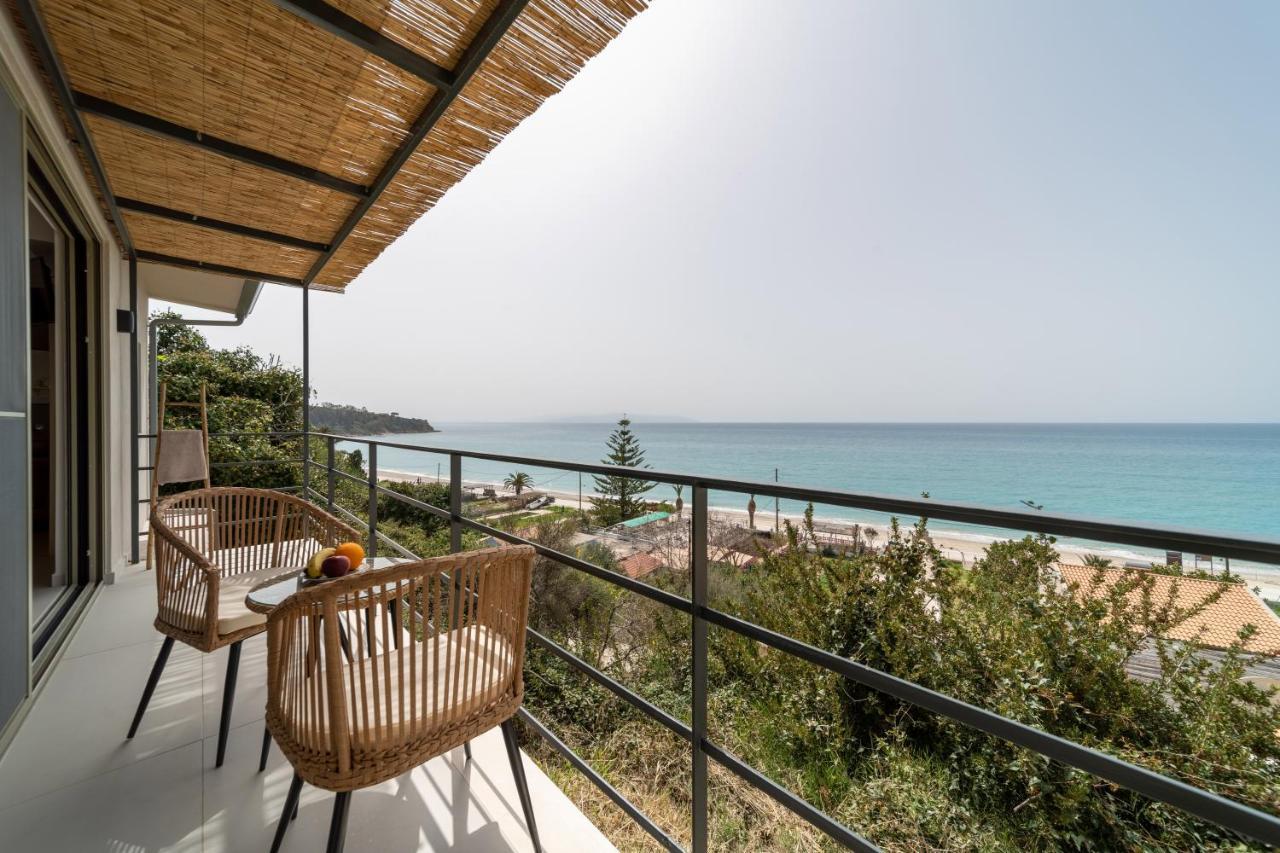 Thea Beachfront Suites In Lourdas Beach Лурдата Екстер'єр фото