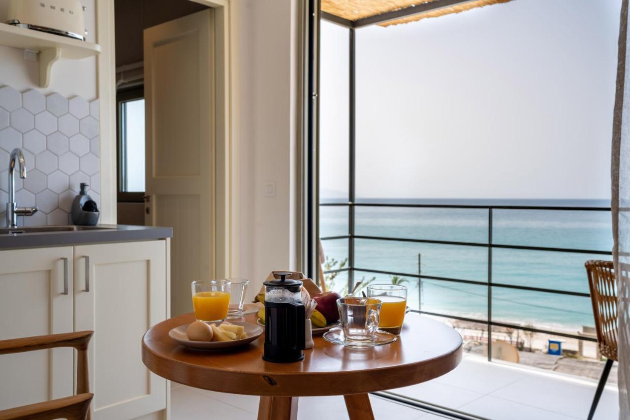 Thea Beachfront Suites In Lourdas Beach Лурдата Екстер'єр фото